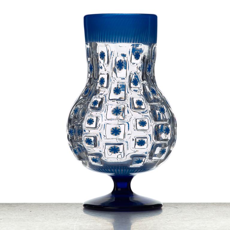 Edvin Öhrström, an Ariel glass vase, no 502, Orrefors, Sweden 1948.