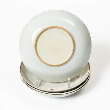 Four porcelain cups with saucers, China, Qing dynasty, late 18th century/around 1800.