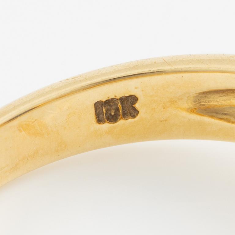 Ring, 18K gold with blue sapphire and carré-cut diamonds.