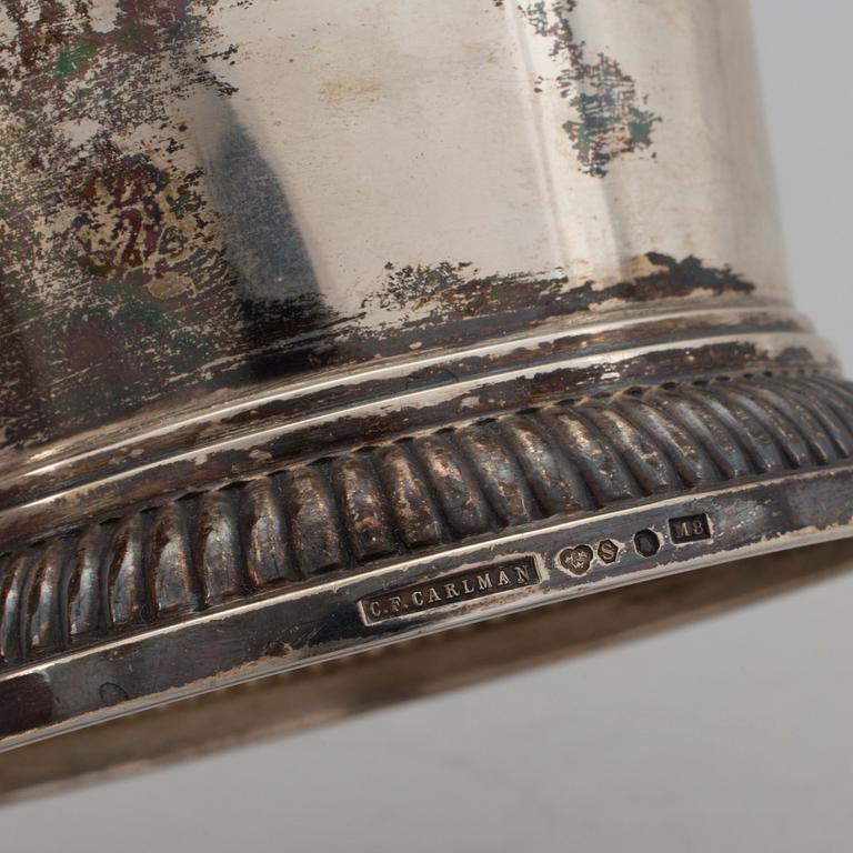 A silver vase by F Carlman, Stockholm, 1938. Total weight ca 424 g.