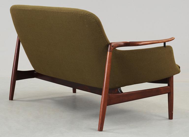 FINN JUHL, soffa "NV-53", Niels Vodder, Danmark 1960-tal.