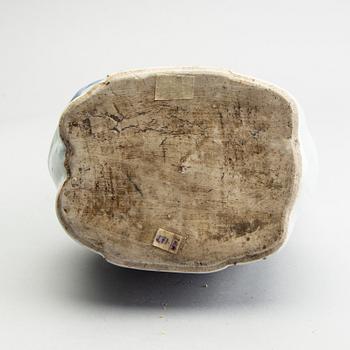 A blue and white elephant shaped kendi, Ming dynasty (1368-1644).