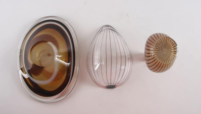 VAS och SKÅLFAT, 2 st, glas, Vicke Lindstrand, Kosta.