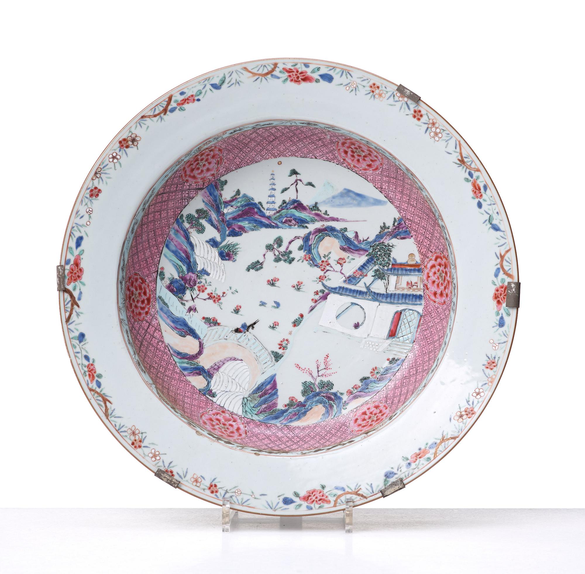 A pair of famille rose dishes, Qing dynasty, Yongzheng (1723-35).
