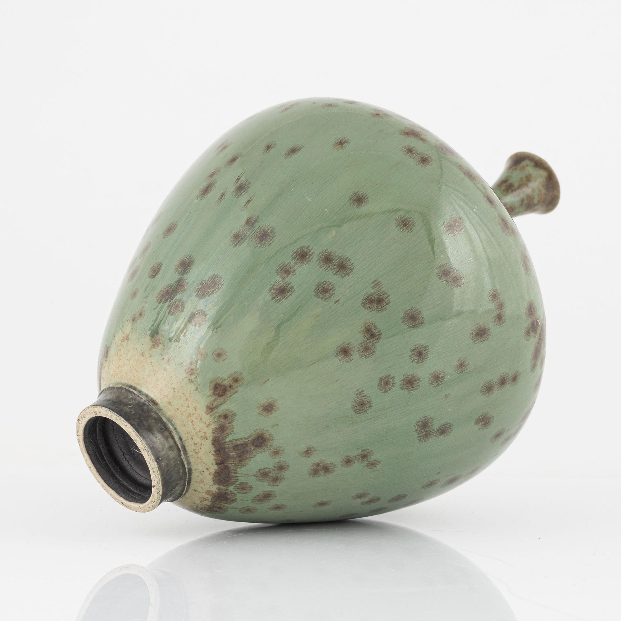 An Isak Isaksson eartheware vase.