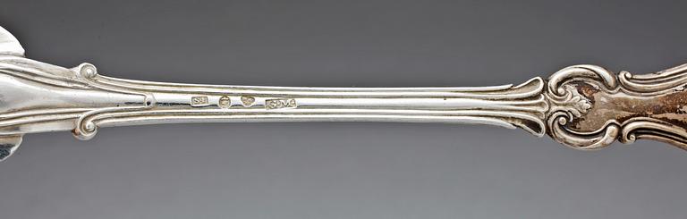 STRÖSKEDAR, ett par, silver, Gustaf Möllenborg, Stockholm. 1848. Tot 128 g.