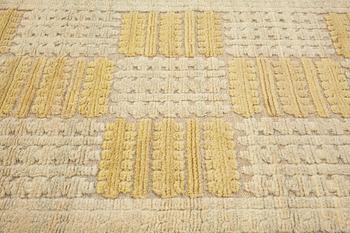 Swedish design, matto, knotted pile in relief, ca 224,5-227,5 x 112-118 cm, signed IB. Sweden around 1930.