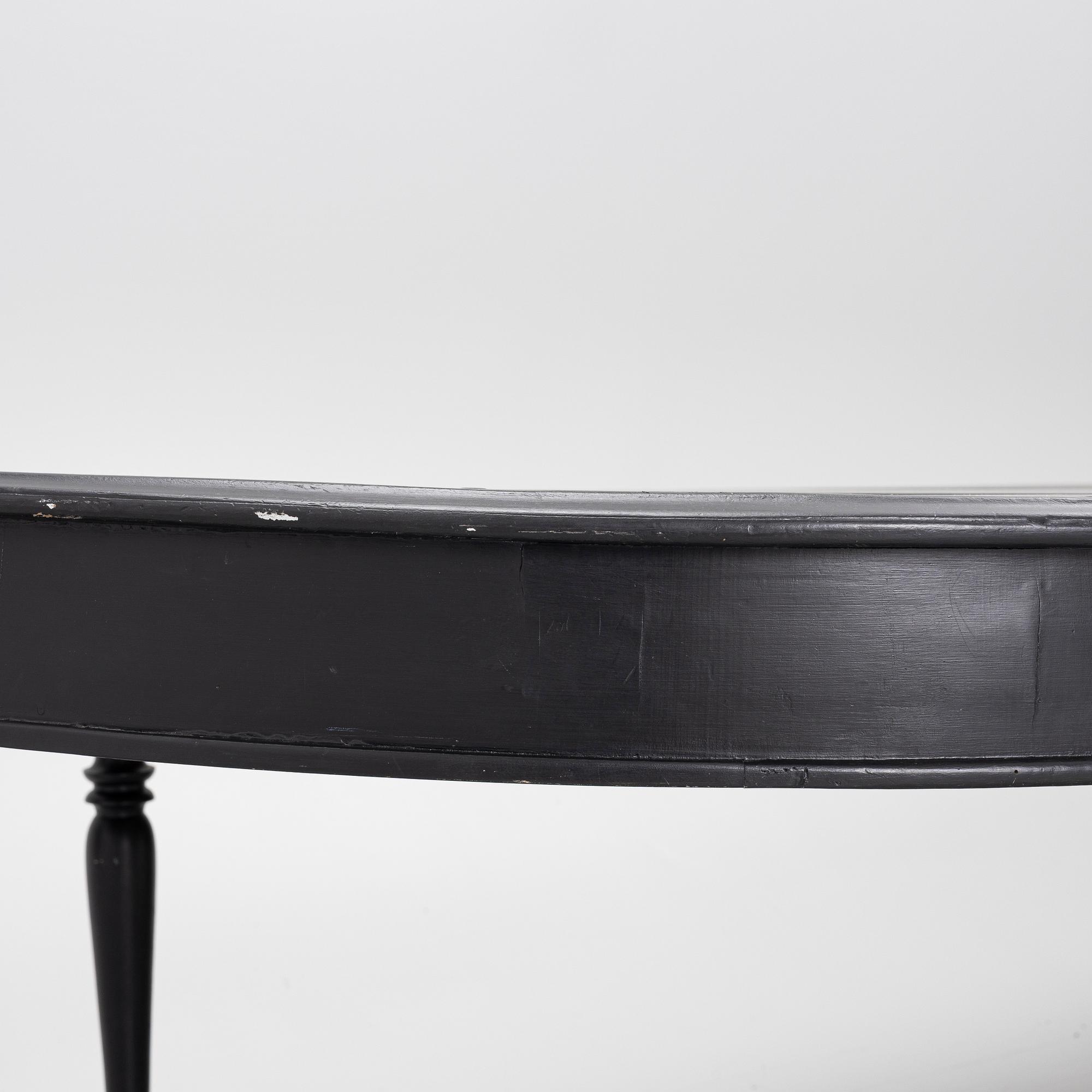 Dining table, second half of the 19th century.