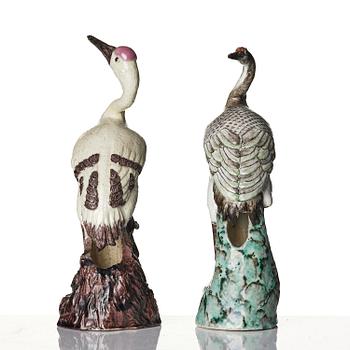 A pair of Chinese figures of birds, Qing dynasty, 19th century.