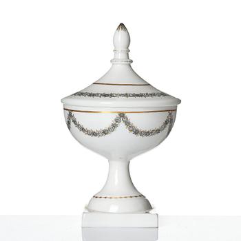 A Swedish glass suger bowl with cover, Strömsbäcks glass works, circa 1800.