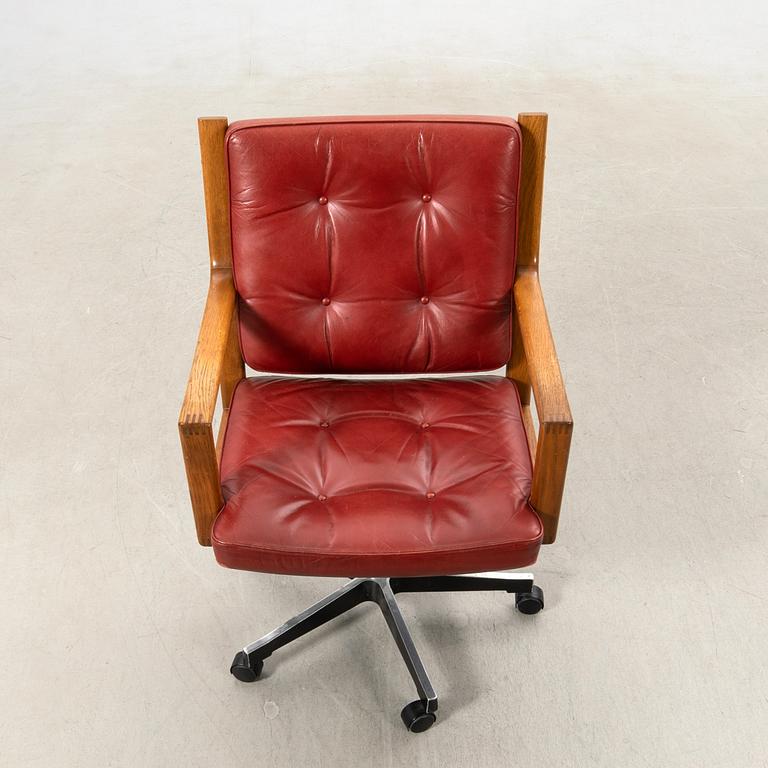 Karl Erik Ekselius, Skrivbordsstol för JOC möbler Vetlanda sent 1900-tal.