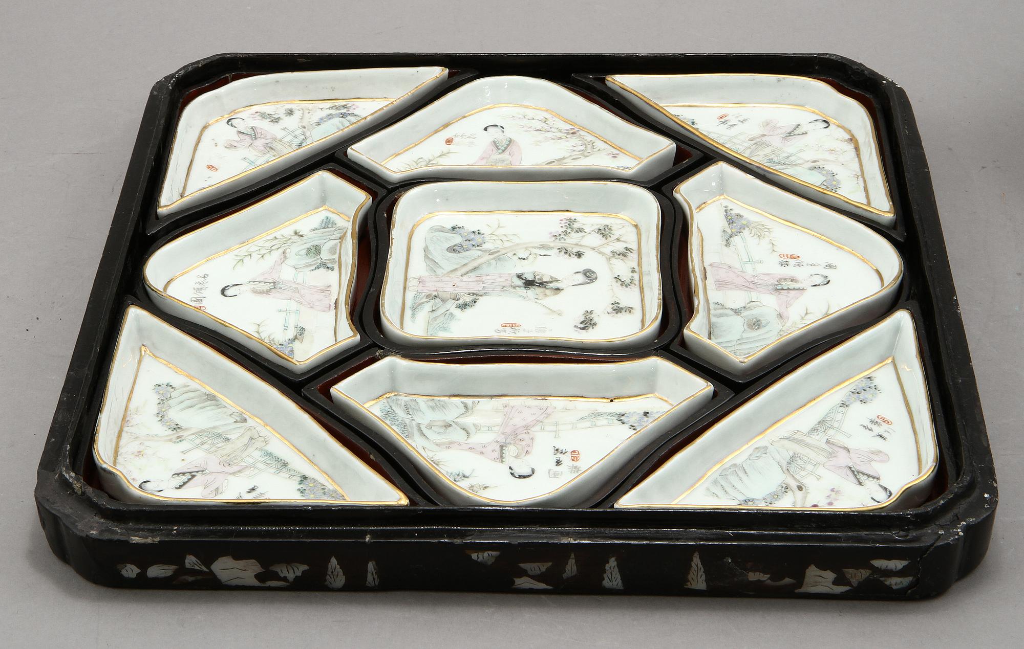 SCHATULL med CABARET, porslin, Kina, 1800-tal.