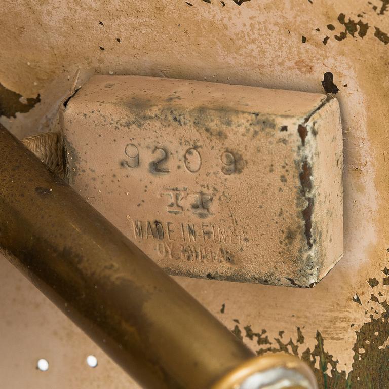 Paavo Tynell, pöytävalaisin, malli 9209, Taito Oy 1940-luku.