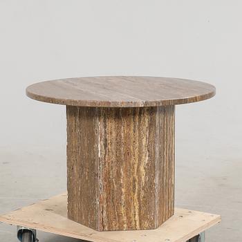 Gamfratesi, bord "Epic" för Gubi samtida.