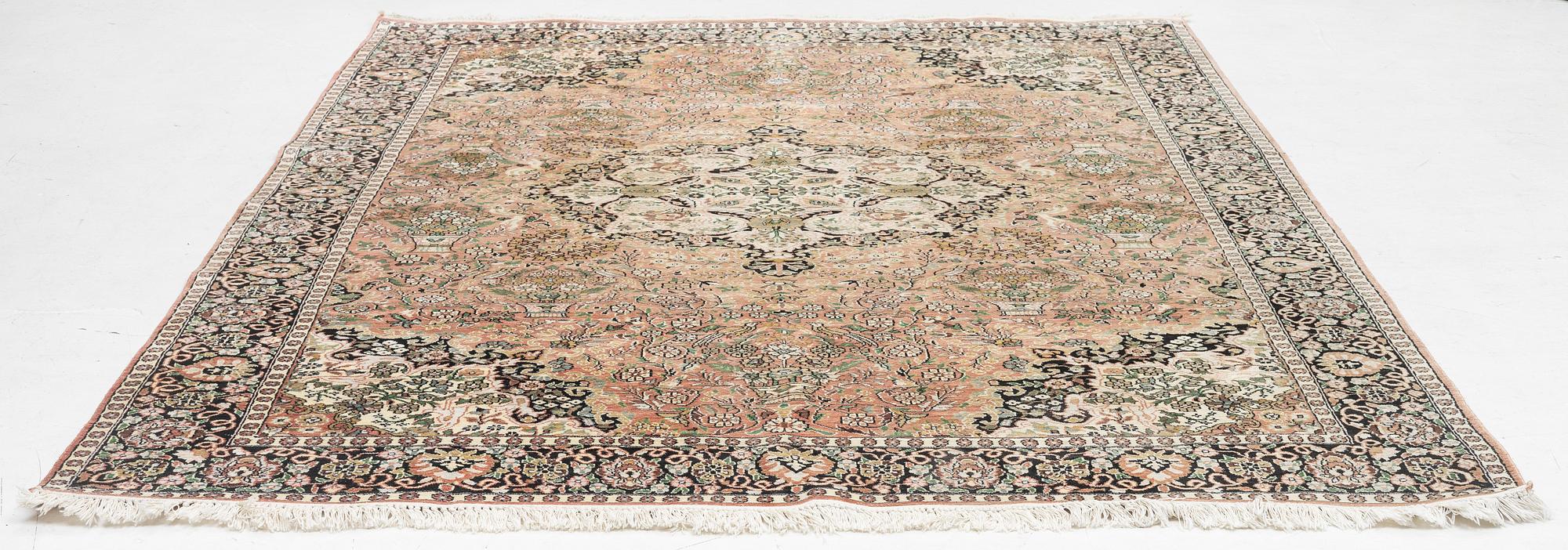 Matta, Kashmir, silke, ca 295 x 205 cm.