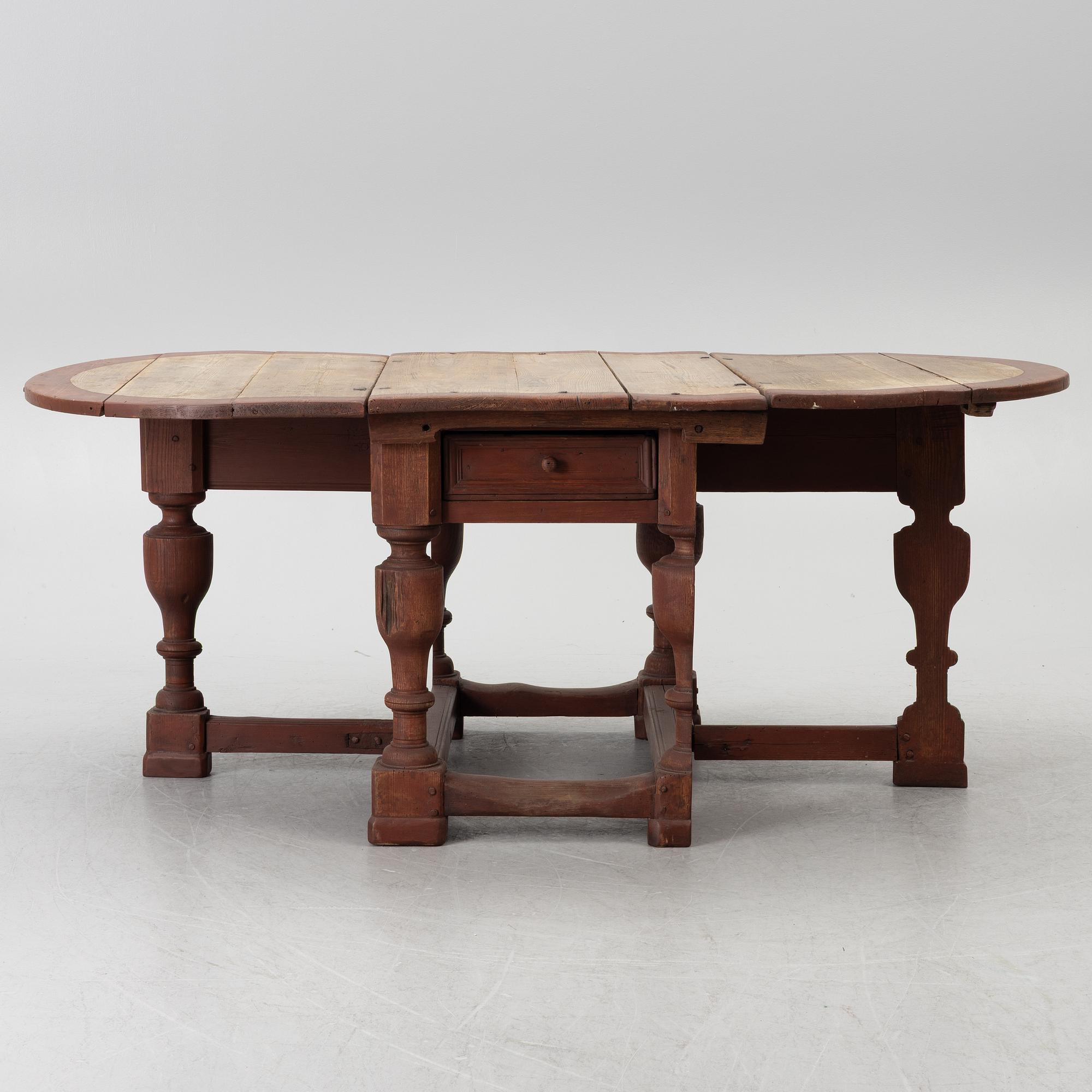 A swedish baroque gateleg table, first part 18th century.