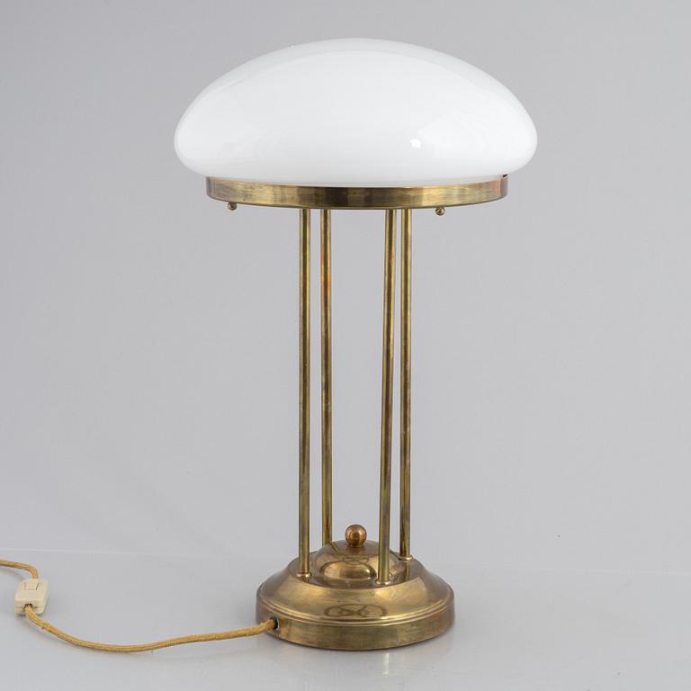An art noveau table lamp, early 20th century.