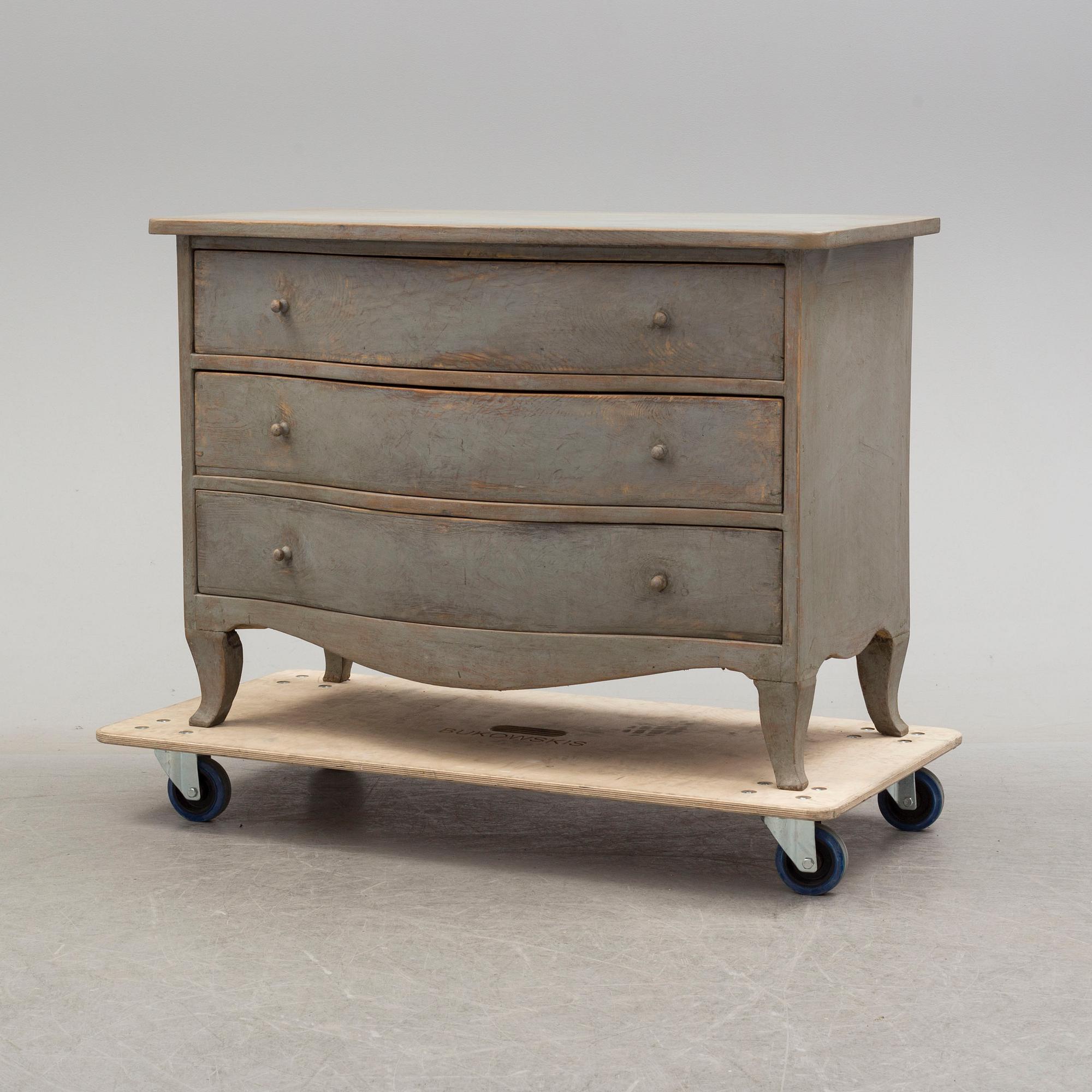 A 18th century rococo chest of drawers.