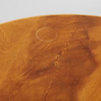 Josef Frank, a mahogany veneered model 771 dining table, Svenskt Tenn, post 1985.