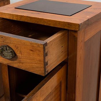 Sängbord, ett par, Art Deco, 1900-talets första hälft.