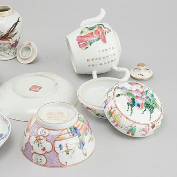 A 8 pcs Chinese porcelain tea set, 18th/19th century.