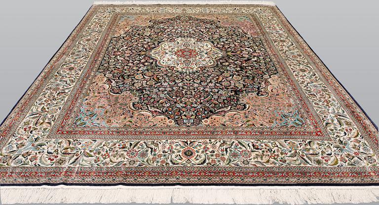 Matta, Figural Silke Orientalisk, Silkesvarp, ca 306 x 240 cm.