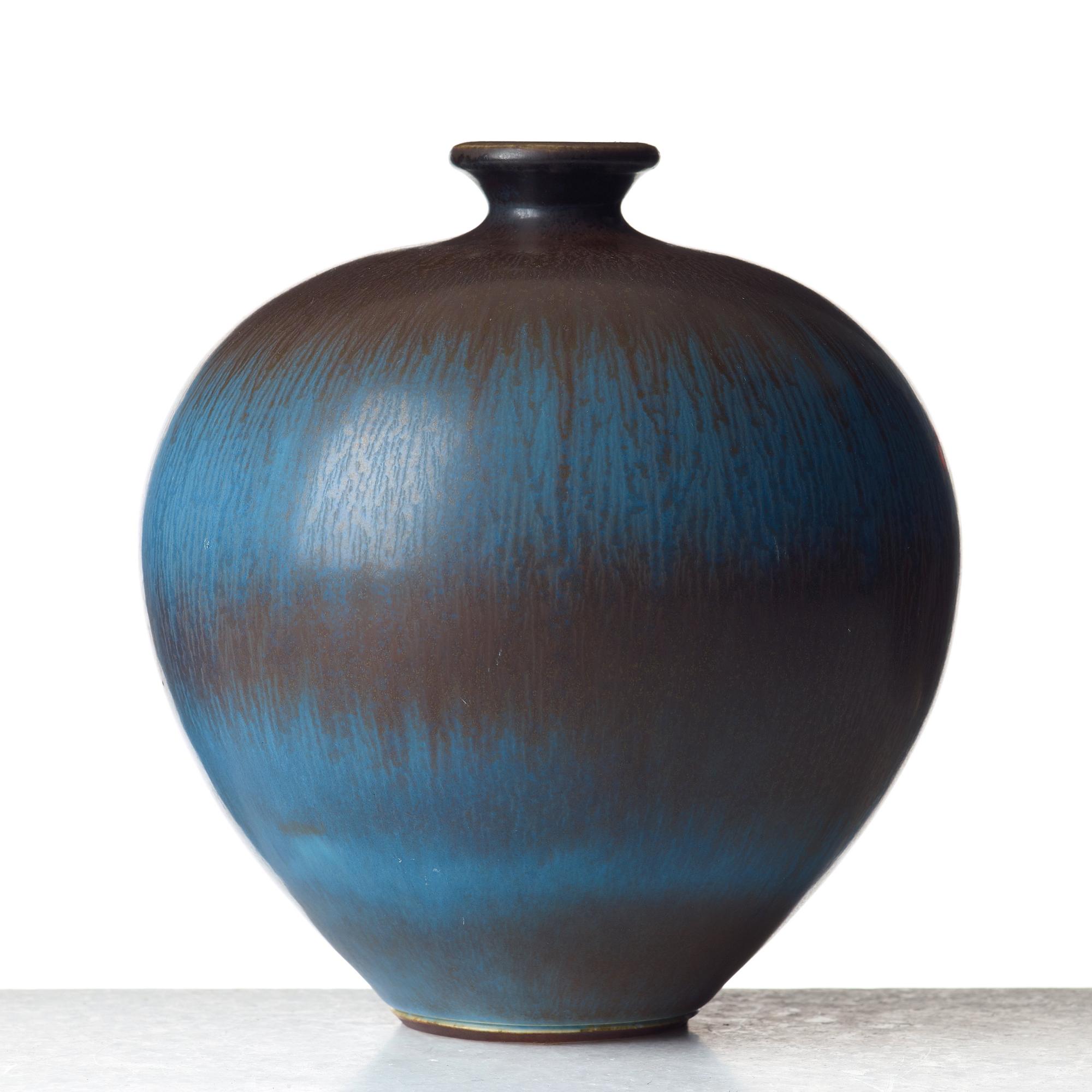 Berndt Friberg, a stoneware vase, Gustavsberg studio, Sweden 1975.