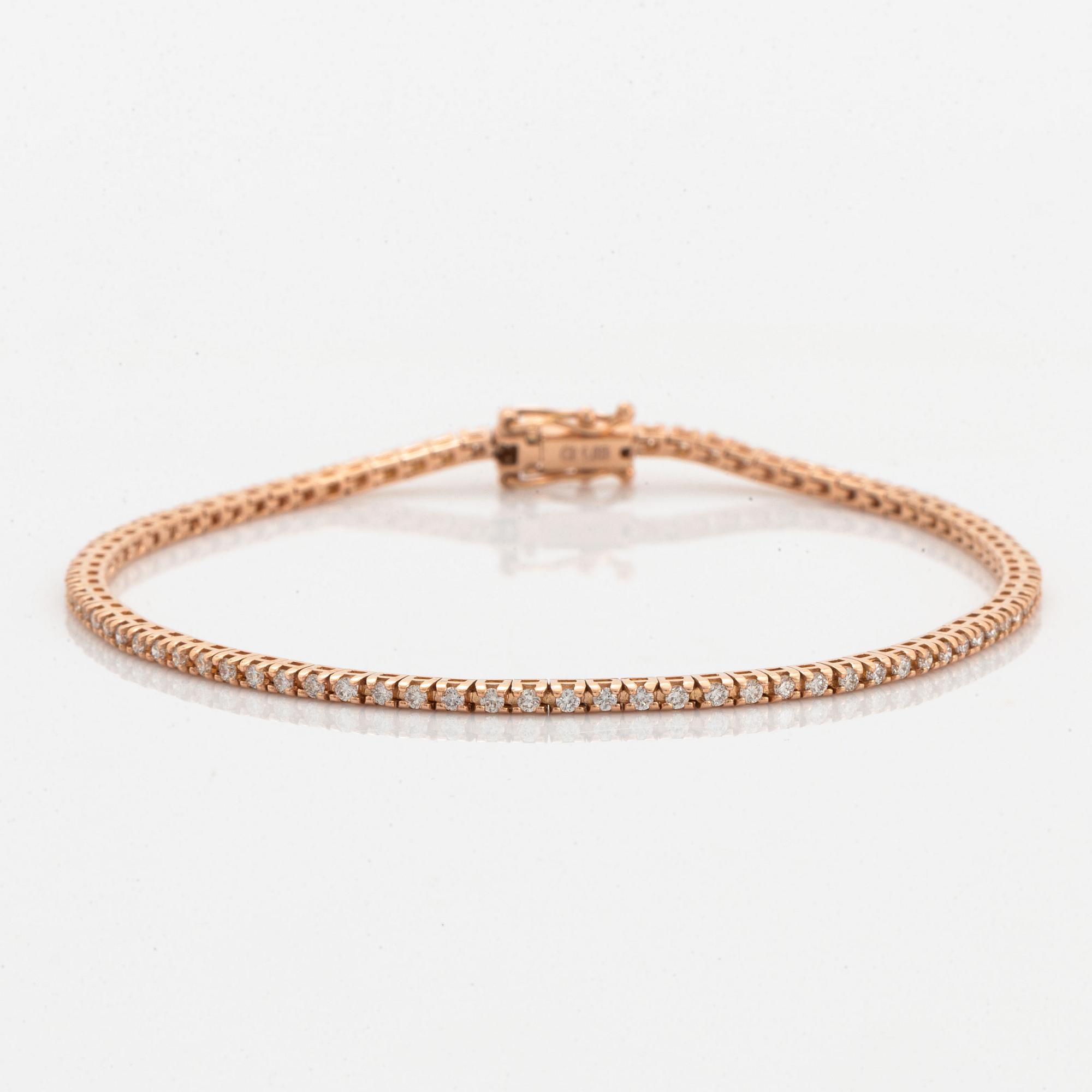 Brilliant-cut diamond bracelet.
