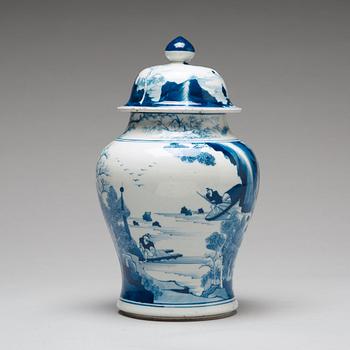 A blue and white jar, Qingdynasty, Kangxi (1662-1722).