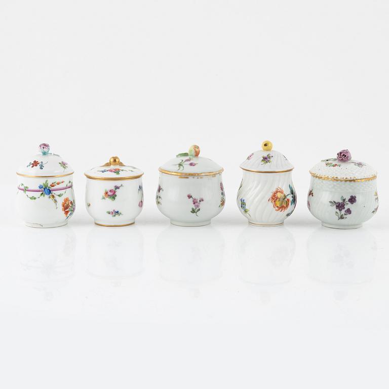 Two dinner plates and 11 custard cups with covers, 18th/20th Century.
