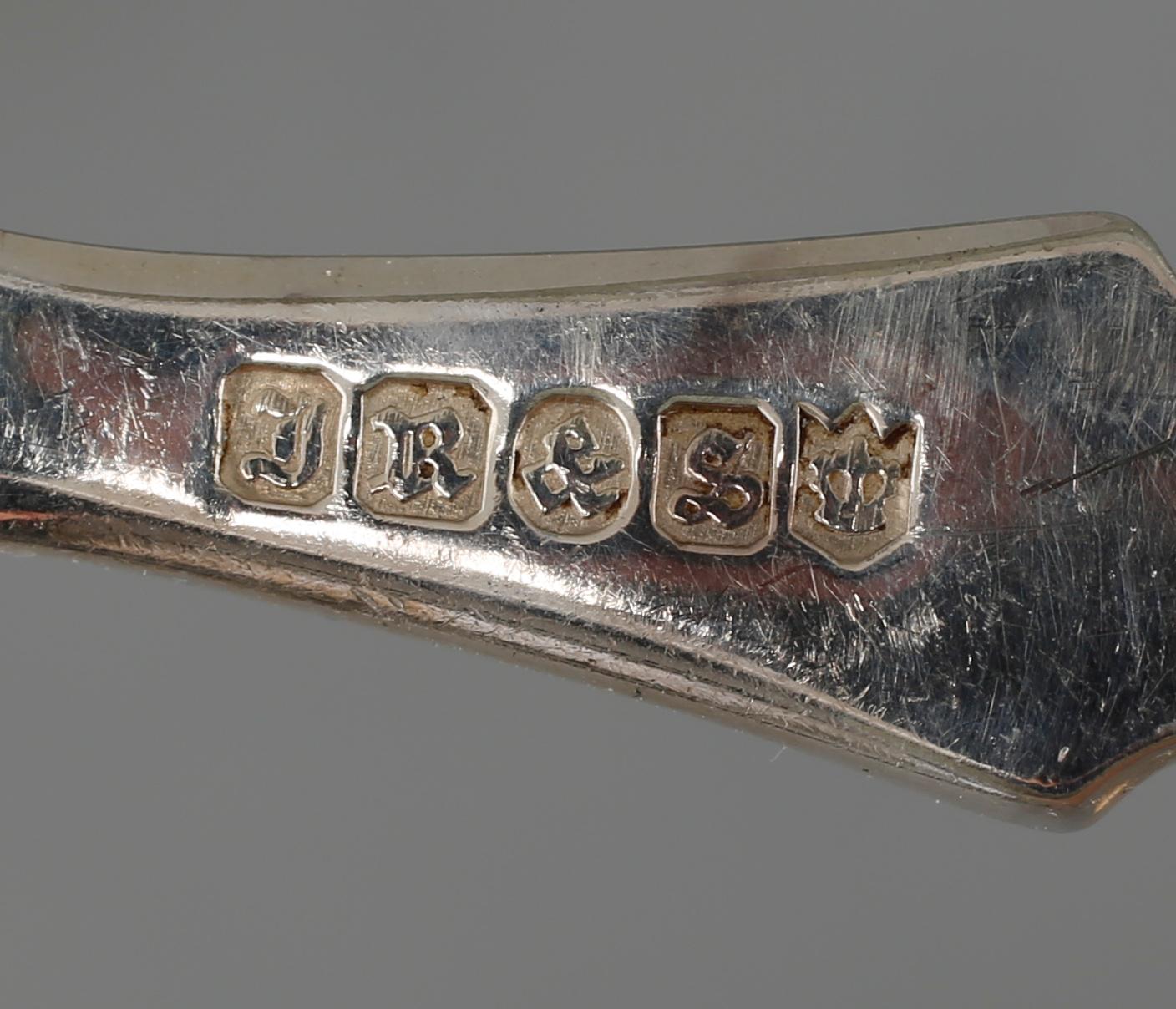 FISKBESTICK, 24 delar, nysilver, John Round & Son, England, 1900-talets början.