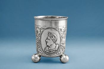 448. A BEAKER, silver. Marked DS probably Dominikus Saler Augsburg 16/1700 s. Height 11 cm, weight 190 g.