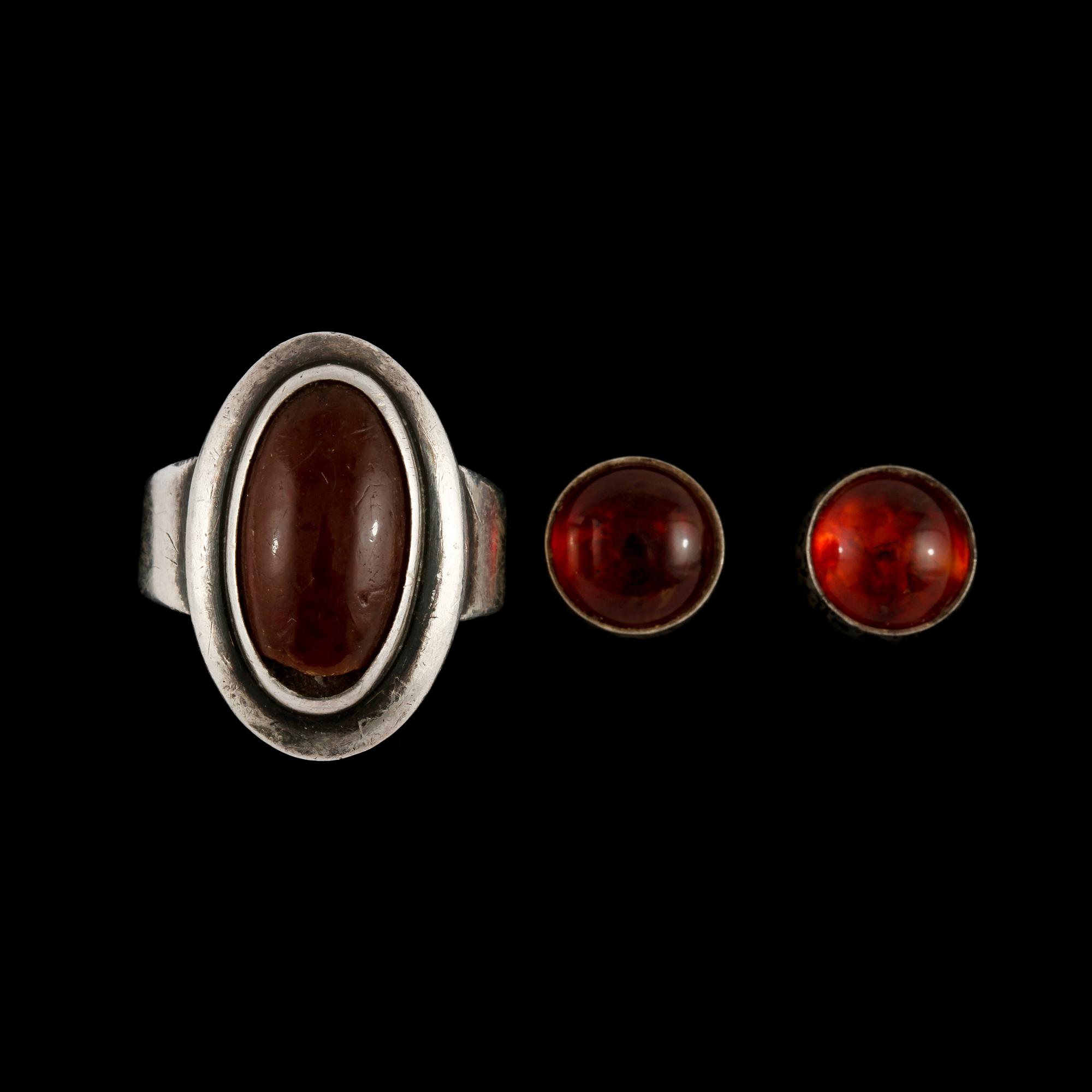 PARTI SMYCKEN, 3 delar, sterlingsilver samt bärnsten, Nils Erik From, Danmark, 1900-talets tredje kvartal. Tot vikt 18g.