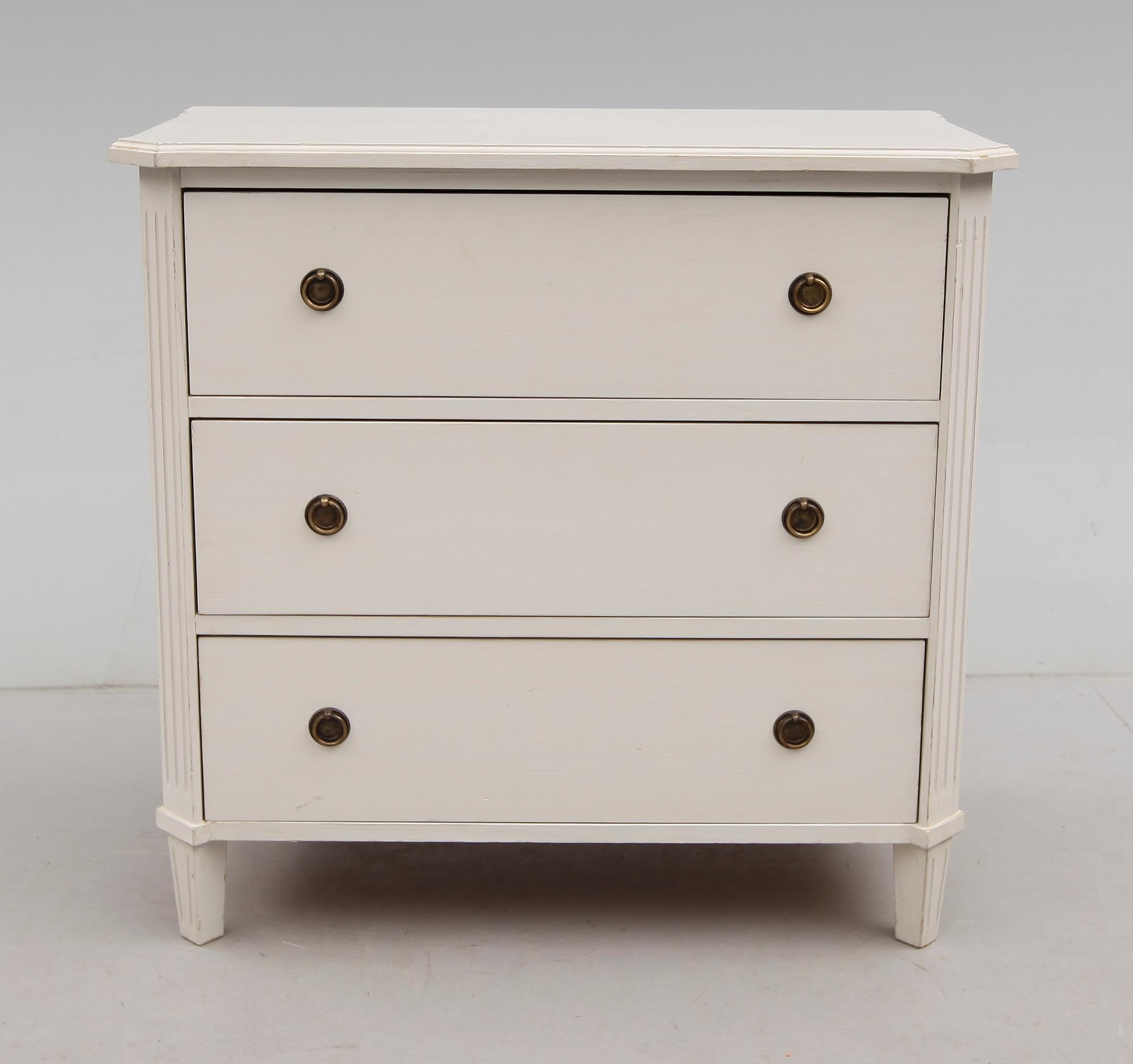 BYRÅ, gustaviansk stil, 1900-talets andra hälft.