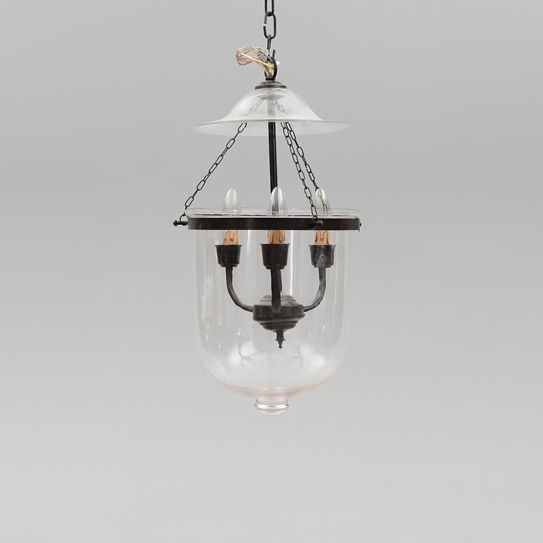 TAKAMPEL, glas, 1900-talets andra hälft. Höjd ca 55 cm.