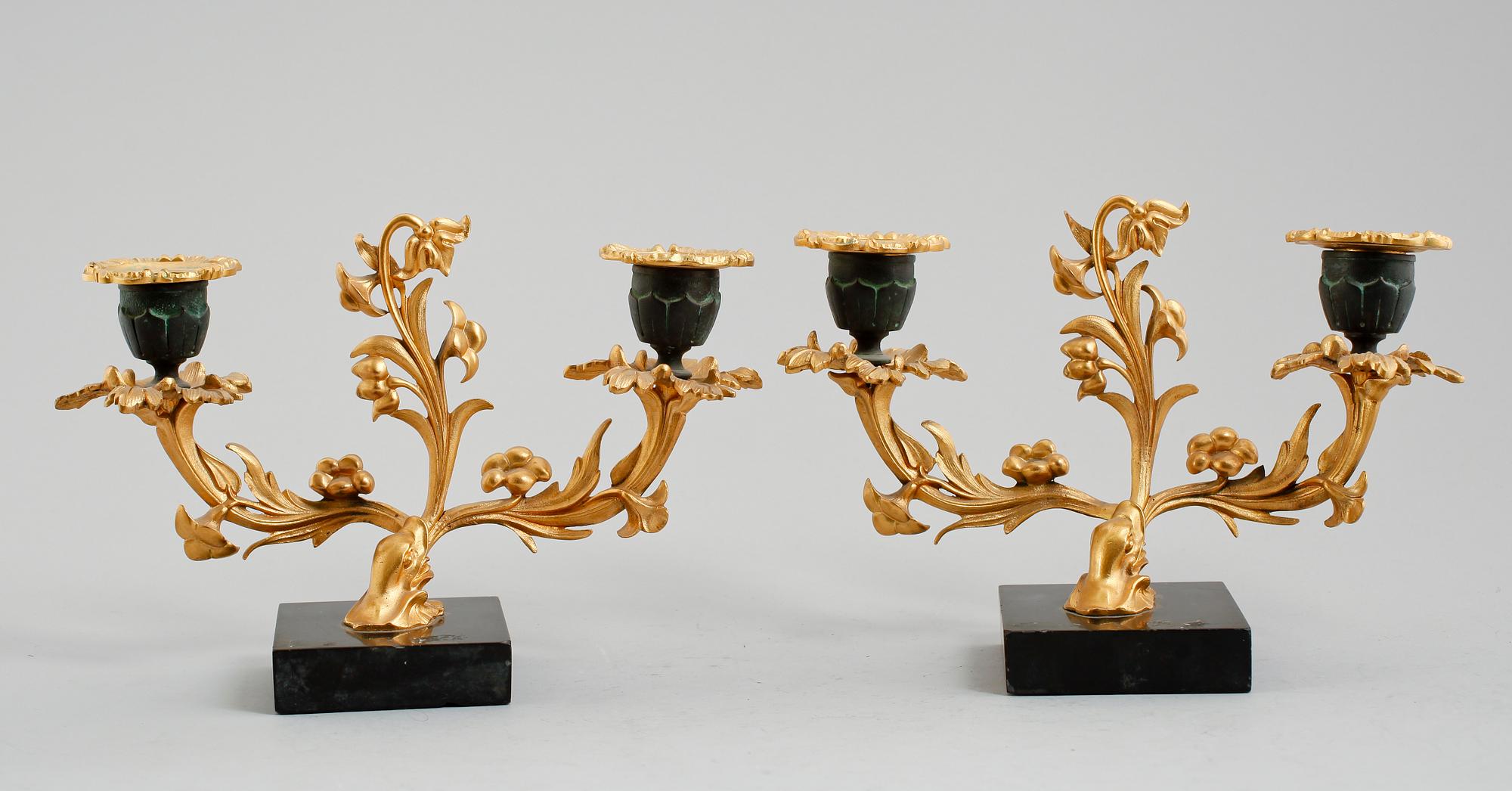 KANDELABRAR, 1 par, brons, rokokostil, 1800-tal.