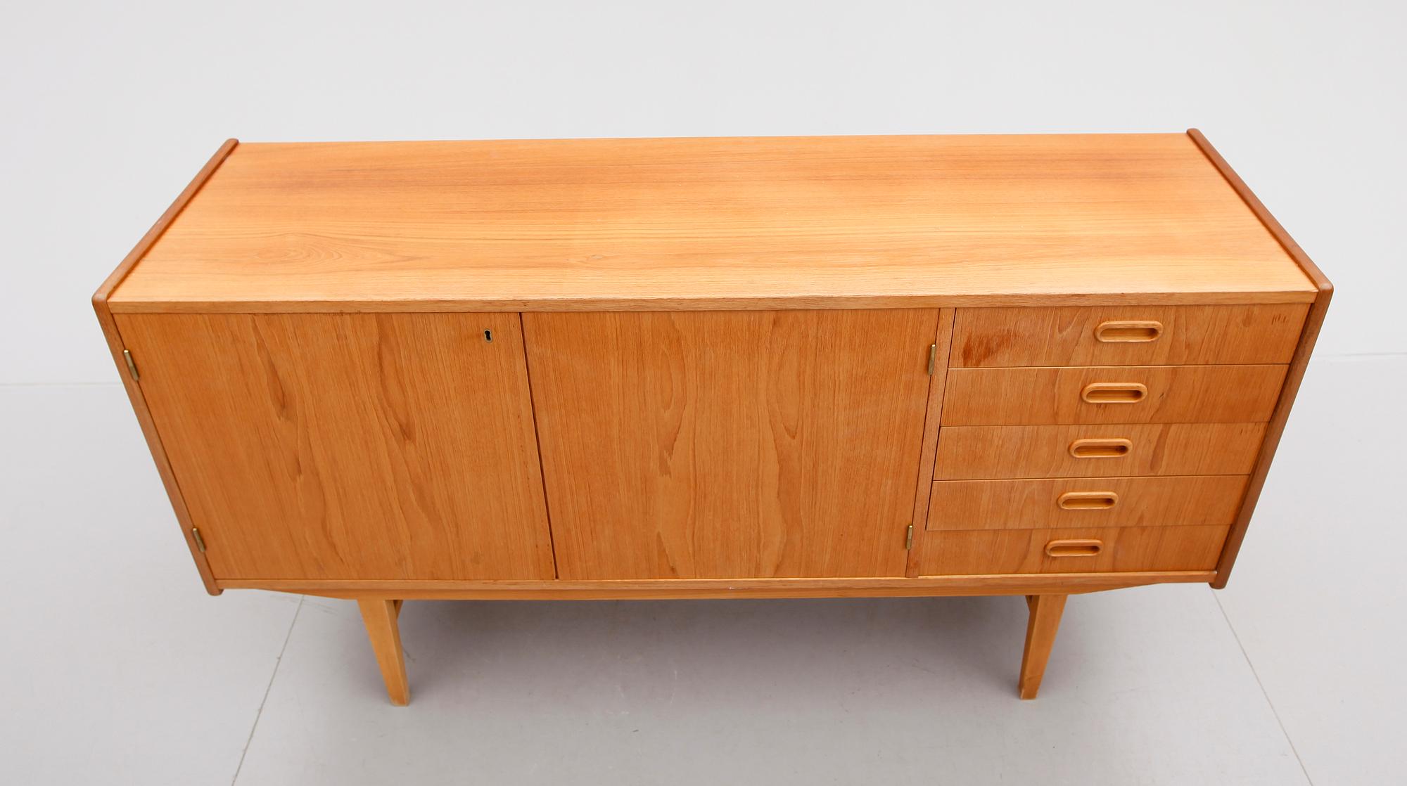 SIDEBOARD, 1900-talets andra hälft.