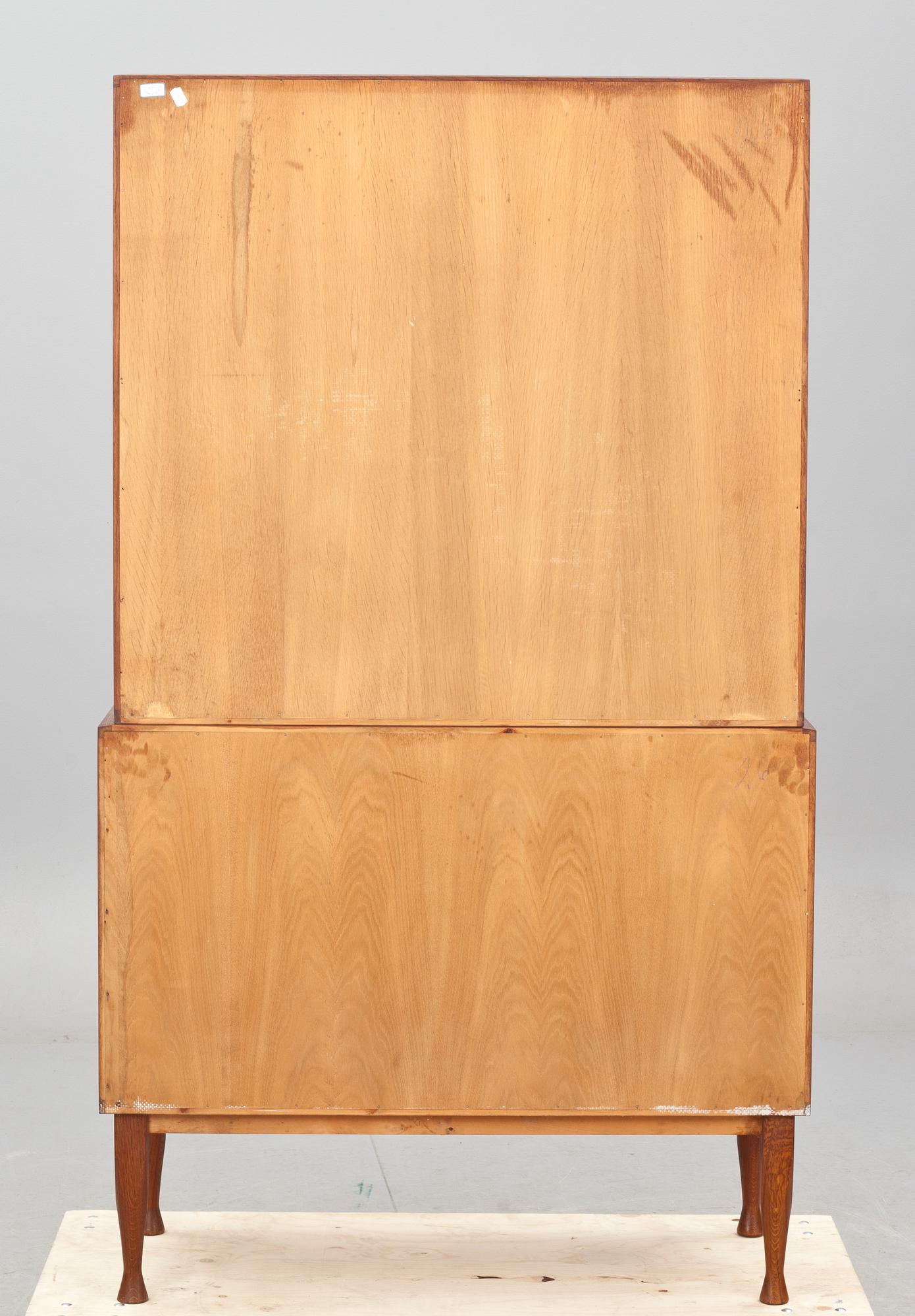 SKÅP. "Krus" Yngve Ekström, märkt Westbergs Möbler AB i Tranås, 1950-tal.