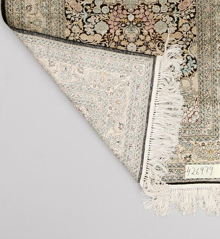 MATTA, orientalisk, silke, ca 155 x 95 cm.