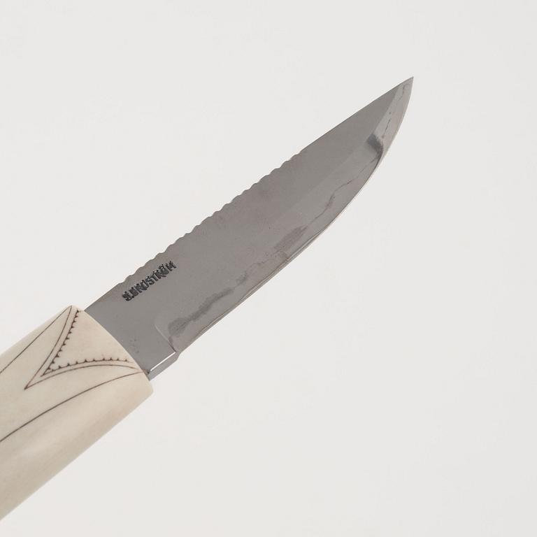 Per-Erik Nilsson, a reindeer hornknife, signed.