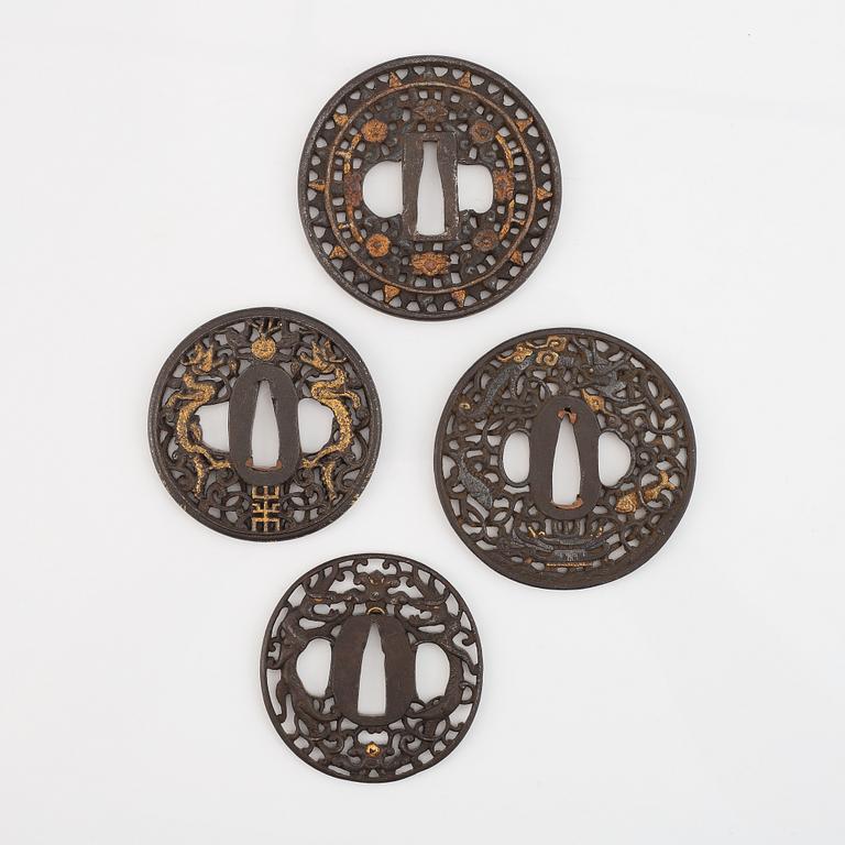 Tsuba, 4 st, järn. Japan, Edo.