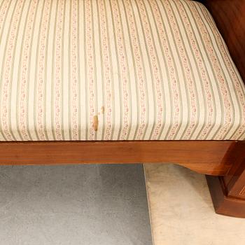 Soffa, Empire-stil 1900-talets första hälft.