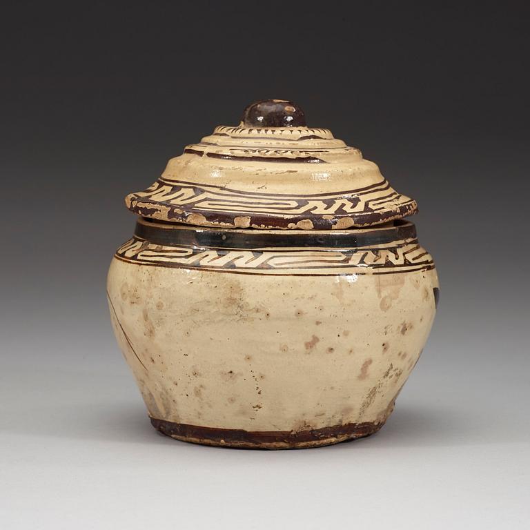 A Cizhou ware pot with cover, presumably Yuan dynasty (1260-1370).