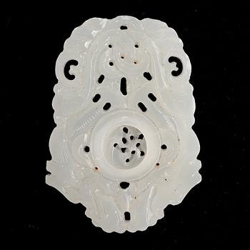 Two carved pendant, white jadeit and green stoen, China, 20th century.