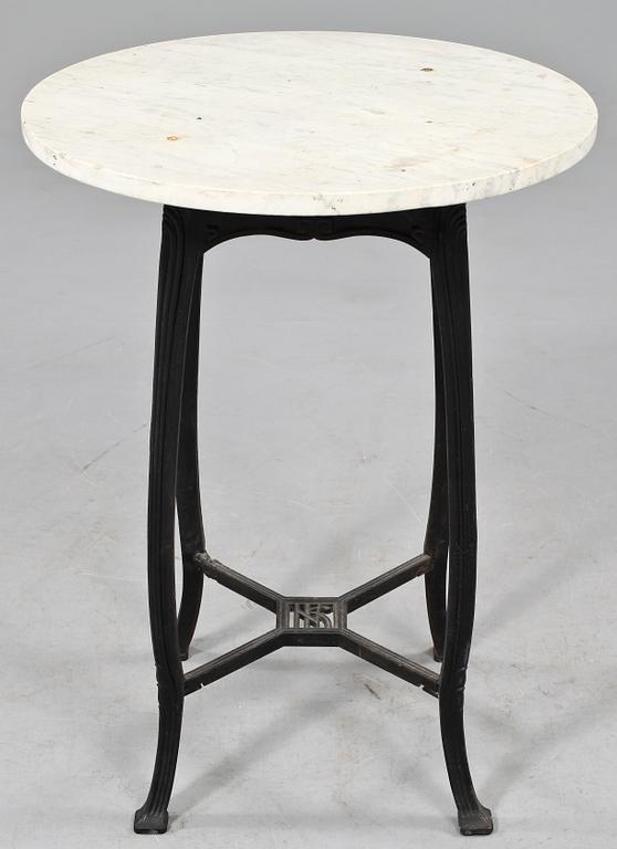 PIEDESTALBORD, 1900-talets fjärde kvartal.
