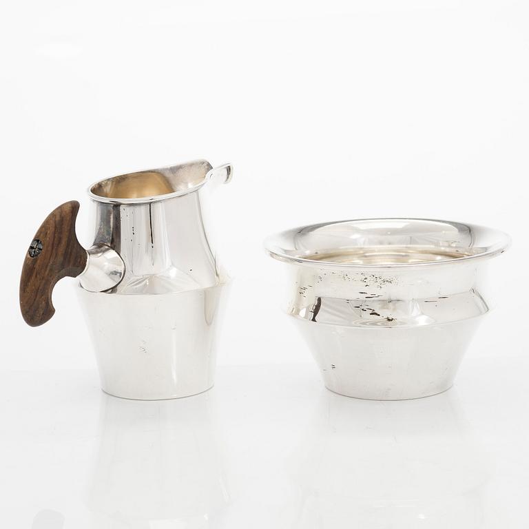 Tapio Wirkkala, A silver cream jug and sugar bowl, 'TW 176', Kultakeskus, Hämeenlinna 1965.