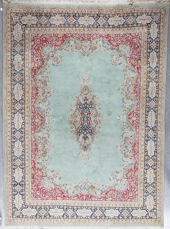 MATTA, old Kirman, ca 265x266 cm.