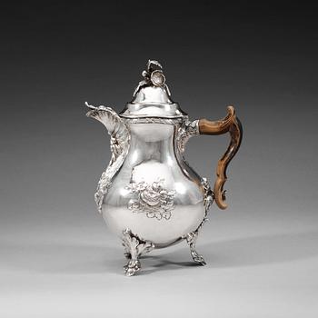 400. A Swedish 18th century silver coffee-pot, Pehr Zethelius, AStockholm 1771.