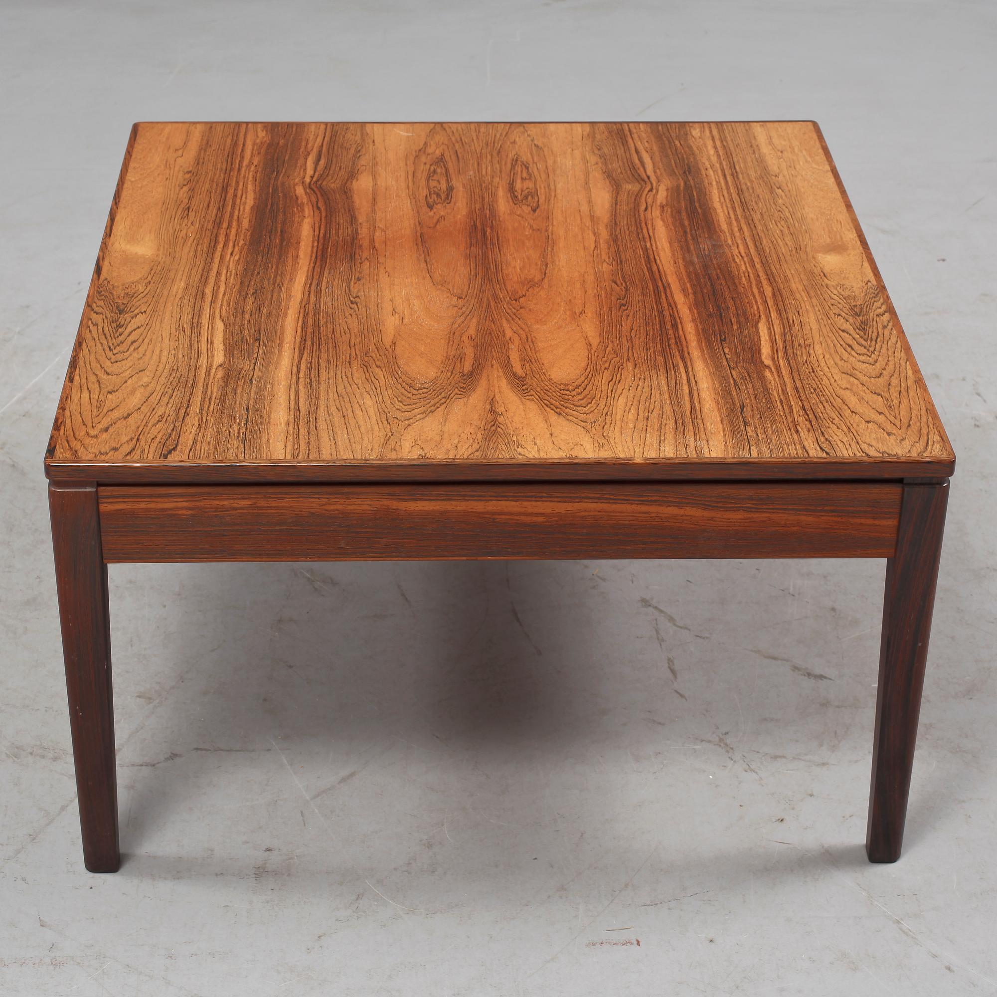 HÖRNBORD ur "Party Corner"-serien, Wards Ateliéer AB, Tibro, omkring 1970.