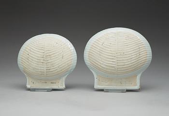 A set of two imari butter dishes, Qing dynasty, Kangxi (1662-1722).